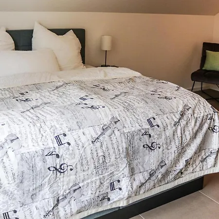 4 Bedroom Amazing In * Klausdorf (Vorpommern-Rugen)