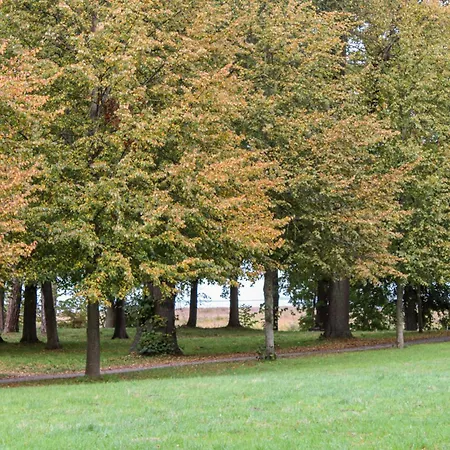 Дом отдыха 4 Bedroom Amazing In *