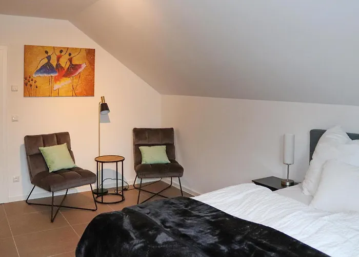 4 Bedroom Amazing In Nyaraló