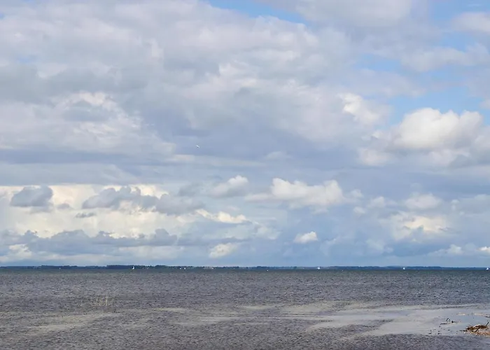 Nyaraló 4 Bedroom Amazing In Klausdorf (Vorpommern-Rugen)