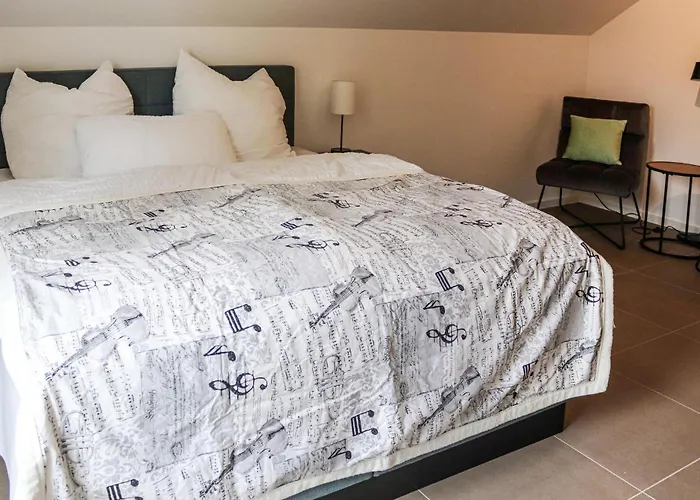 4 Bedroom Amazing In * Klausdorf (Vorpommern-Rugen)