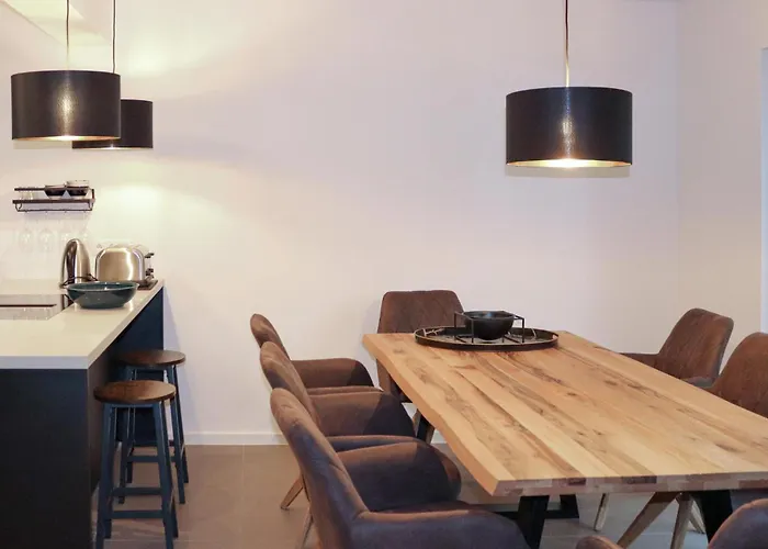 4 Bedroom Amazing In Nyaraló Klausdorf (Vorpommern-Rugen)